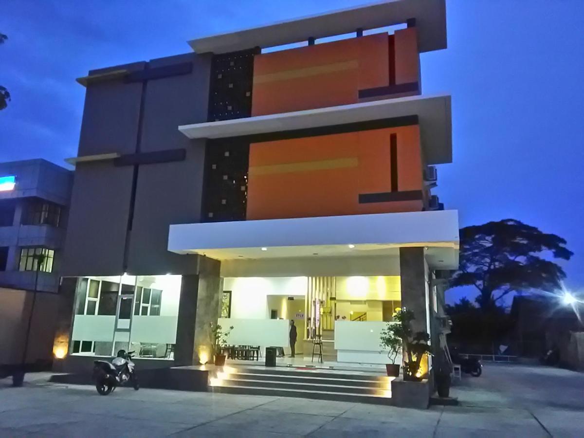 Gaia Asri Hotel Pamanukan Hilir Ngoại thất bức ảnh