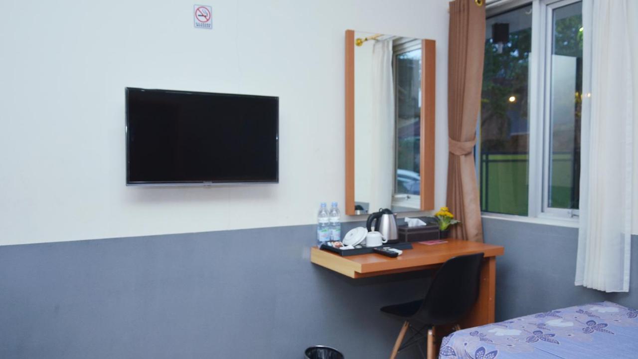 Gaia Asri Hotel Pamanukan Hilir Ngoại thất bức ảnh