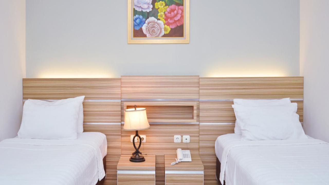 Gaia Asri Hotel Pamanukan Hilir Ngoại thất bức ảnh