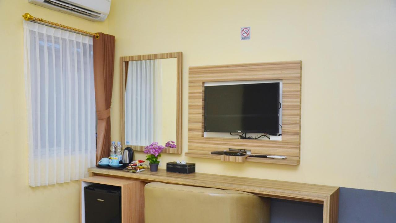 Gaia Asri Hotel Pamanukan Hilir Ngoại thất bức ảnh